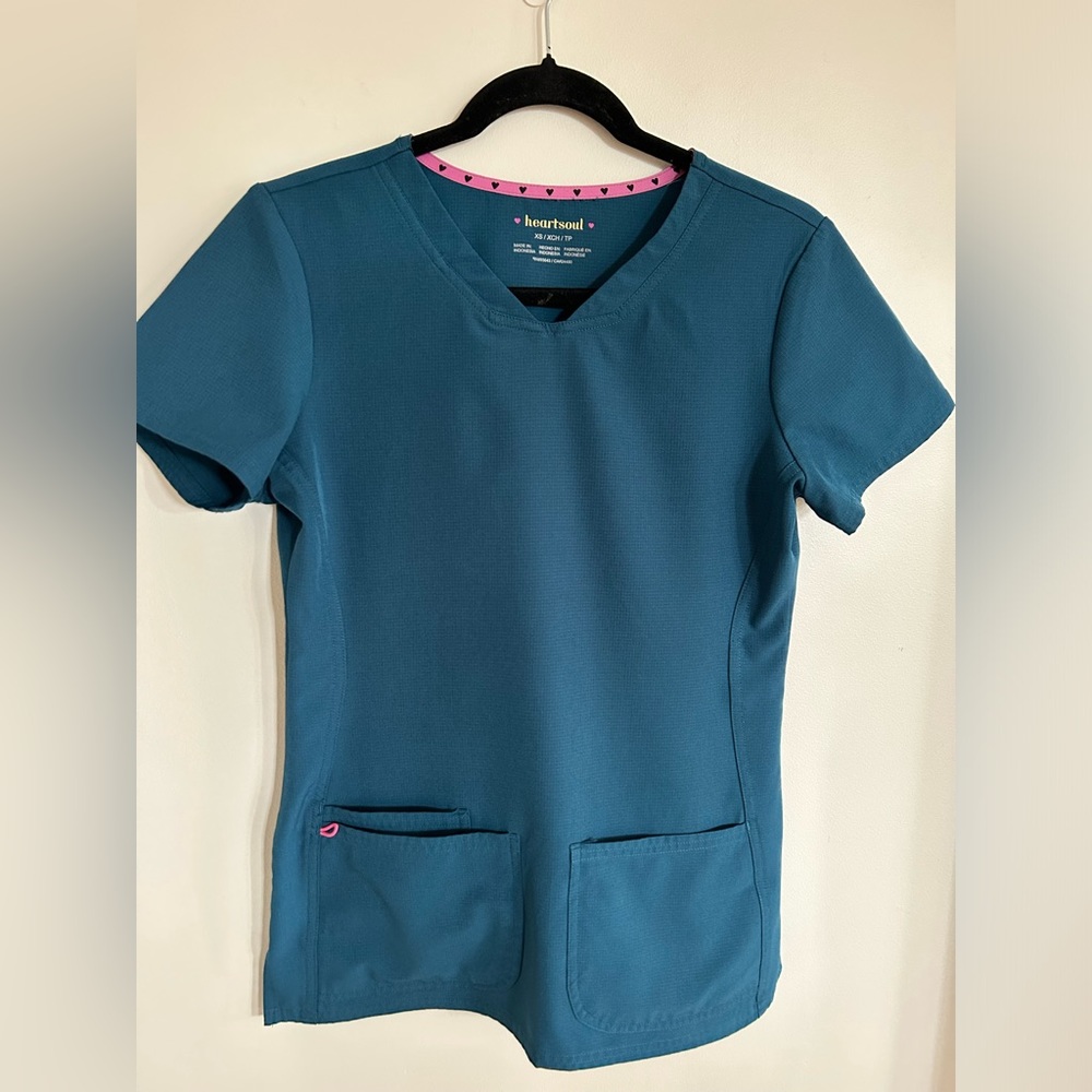 Heart&Soul XS Navy and Teal Womens Scrub set.